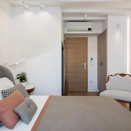 Готель Ionas Boutique 3*