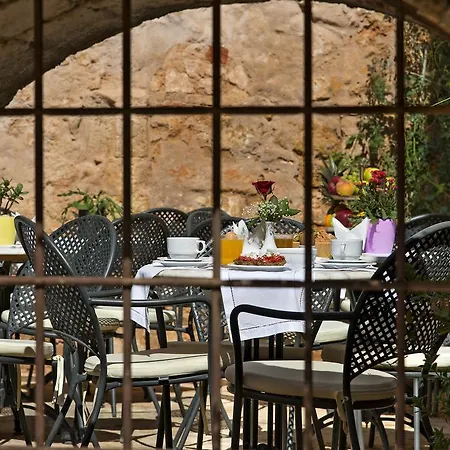 Ionas Boutique Hotel