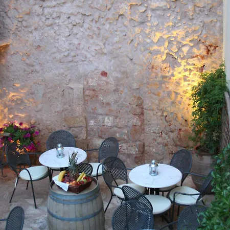 Hotel Ionas Boutique 3*