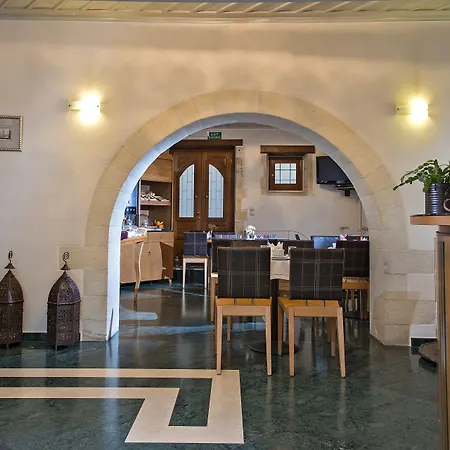 Готель Ionas Boutique 3*