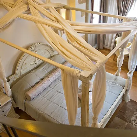 Готель Ionas Boutique