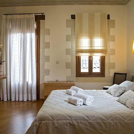 Ionas Boutique Отель