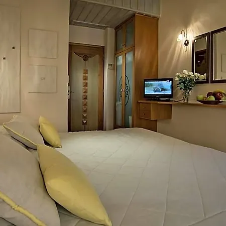 Hotel Ionas Boutique 3*