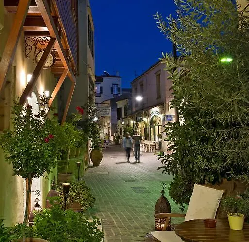 Ionas Boutique فندق