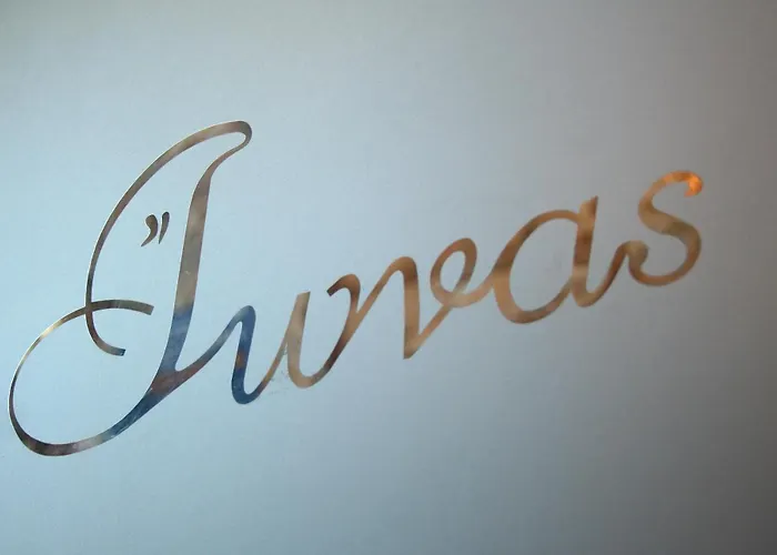 Ionas Boutique خانيا